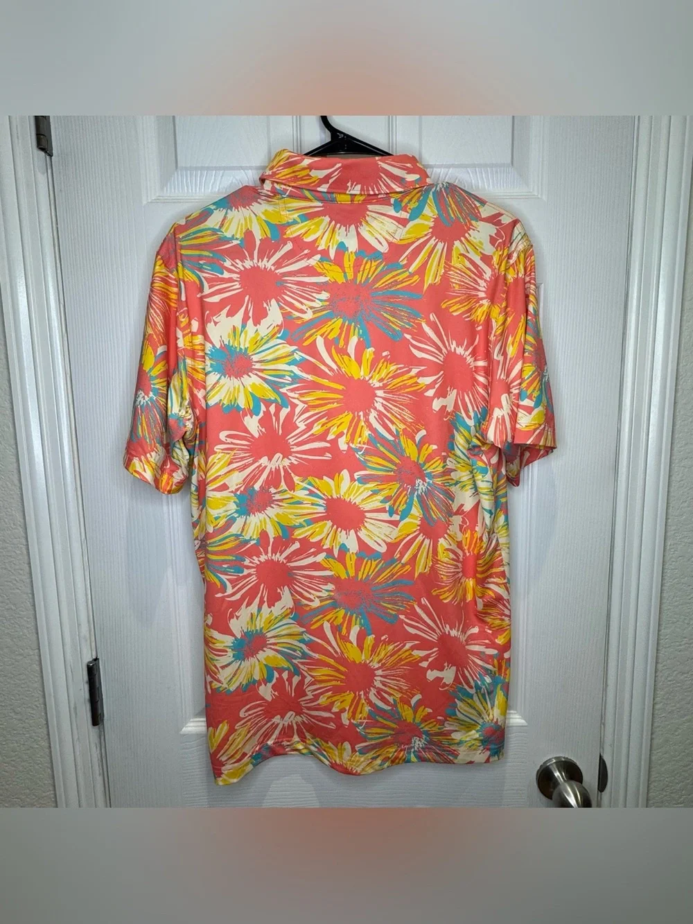Chubbies Coral Floral Performance Polo Men's Medium Blue Yellow Resortwear Golf - Picture 3 of 6